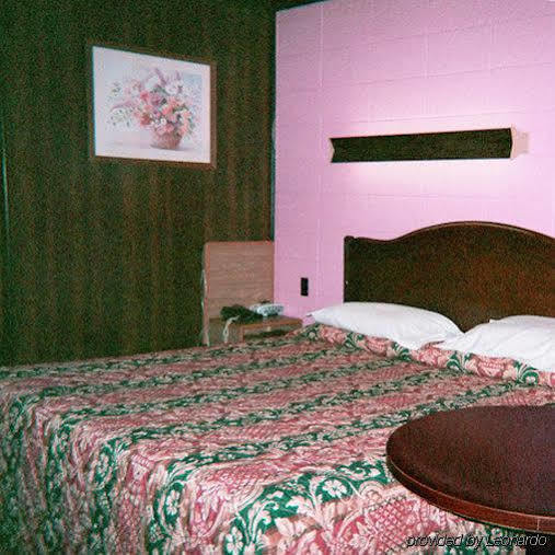 Motel Reedsburg Room photo