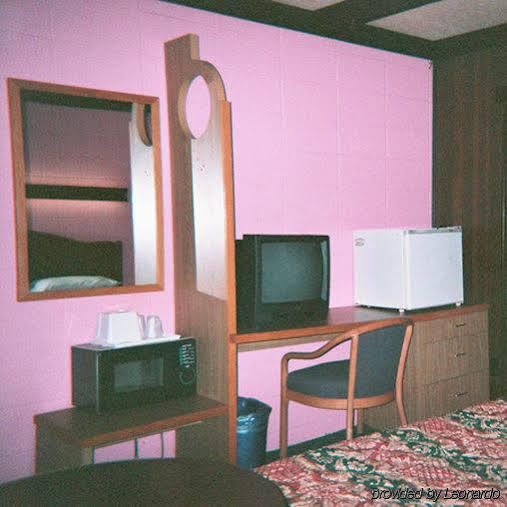 Motel Reedsburg Room photo